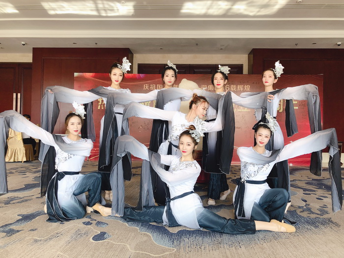 演出现场